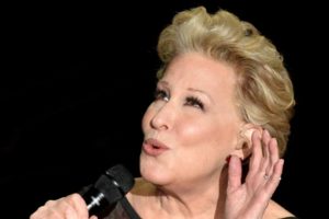 Bette Midler to sing  Mary Poppins  song at Oscars 2019