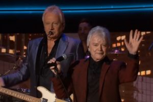 Air Supply on The Bachelor   Making Love Out of Nothing At All