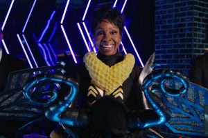 Gladys Knight performances as the  Bee  on The Masked Singer