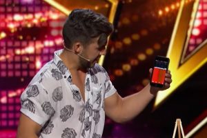 AGT 2019: Magician Dom Chambers, Tequila Sunrise from phone (Judge Cuts)