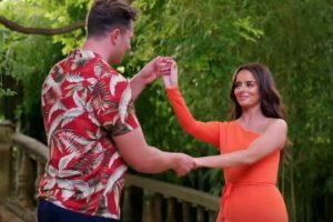 Love Island 2019  Maura likes everything about Curtis