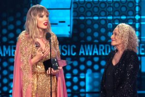 AMA 2019  Taylor Swift wins  Artist of the Decade