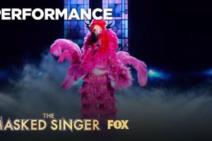 The Masked Singer 2019: Flamingo sings “Hallelujah” (Week 9)