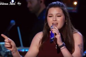 American Idol 2020  Sarah Isen sings  Light On