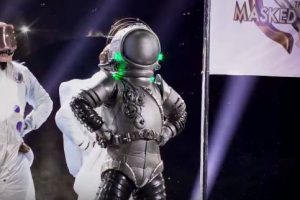 The Masked Singer 2020  Astronaut  Never Gonna Give You Up