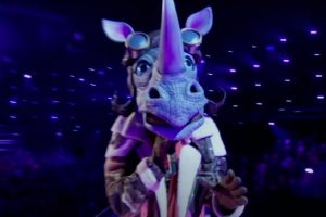 The Masked Singer 2020  Rhino sings  You ve Lost that Lovin  Feelin'