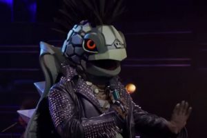 The Masked Singer 2020  Turtle sings  Jealous   Season 3