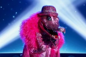 Crocodile The Masked Singer 2020  Bleeding Love  Group B Finals