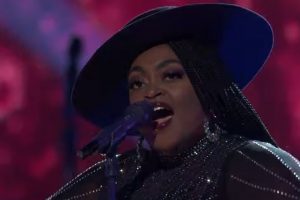 Desz The Voice Finale 2020 “I’m Every Woman” duet with Kelly Clarkson, Season 19
