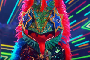 Chameleon The Masked Singer 2021  Ride wit Me  Nelly  Season 5 Week 2