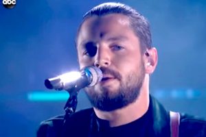 Chayce Beckham American Idol 2021 Finale  Blackbird  The Beatles  Season 19 Judges  Choice Song