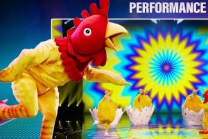 Rubber Chicken The Masked Dancer UK 2021  Hippy Hippy Shake  The Swinging Blue Jeans Series 1 Episode 2